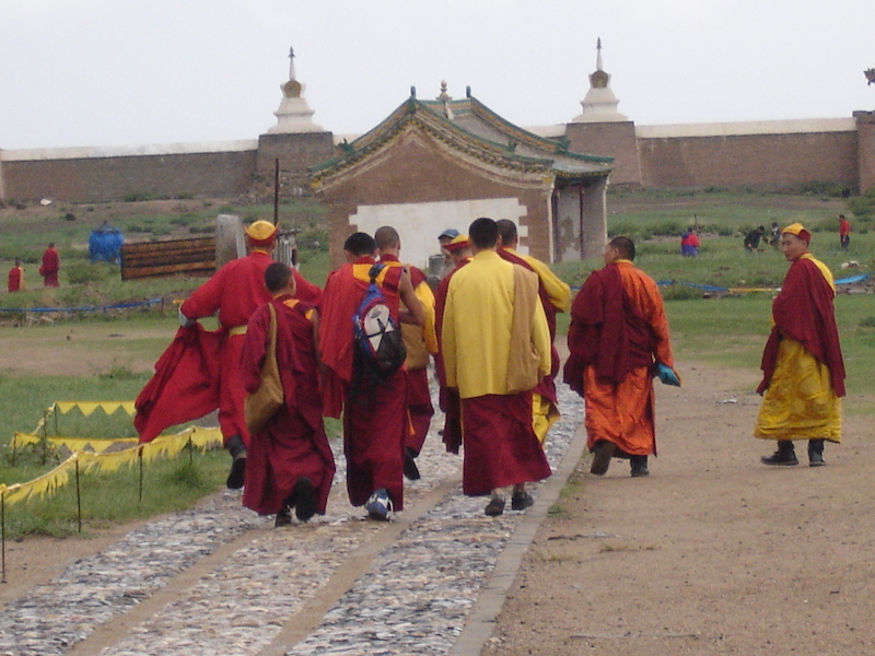 Gruppo di Monaci del Monastero di Erdene Zuu nella cittadina di  Kharkhorin in Mongolia
